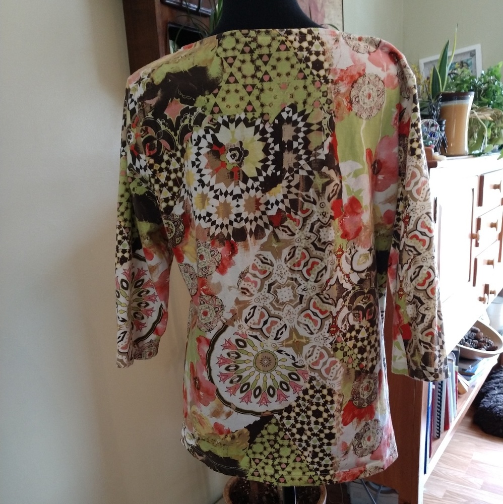 Blouse by Onque - Picture 2 of 4